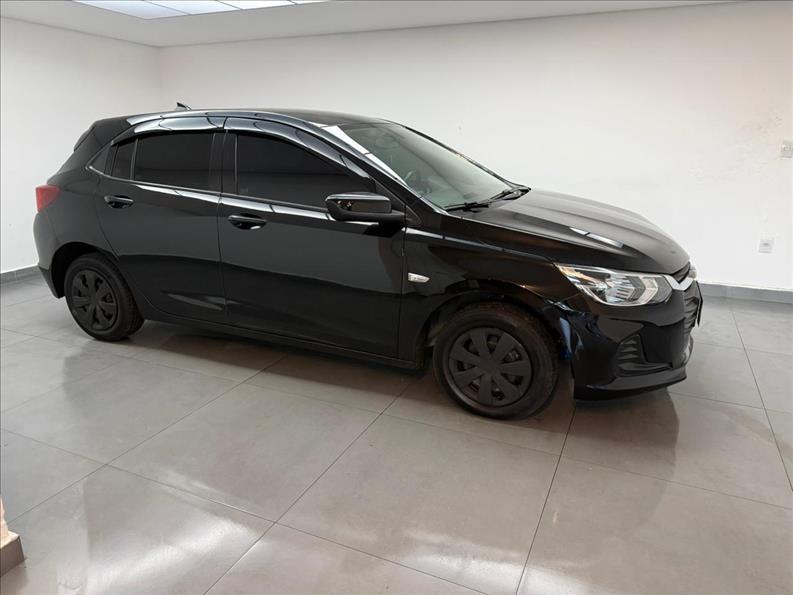 CHEVROLET Onix Hatch - Foto