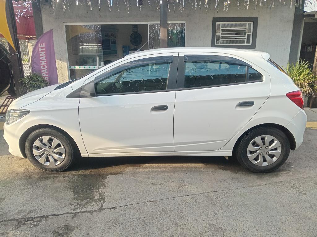 CHEVROLET Onix Hatch - Foto