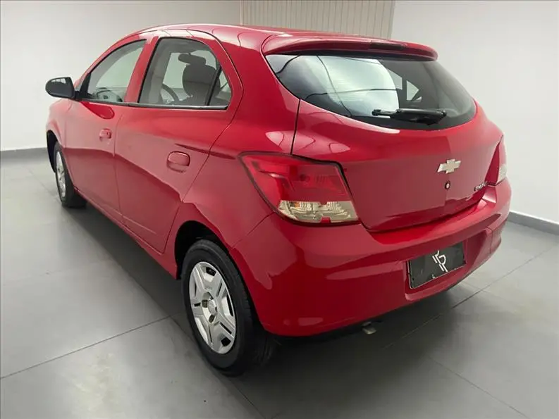 CHEVROLET Onix Hatch - Foto