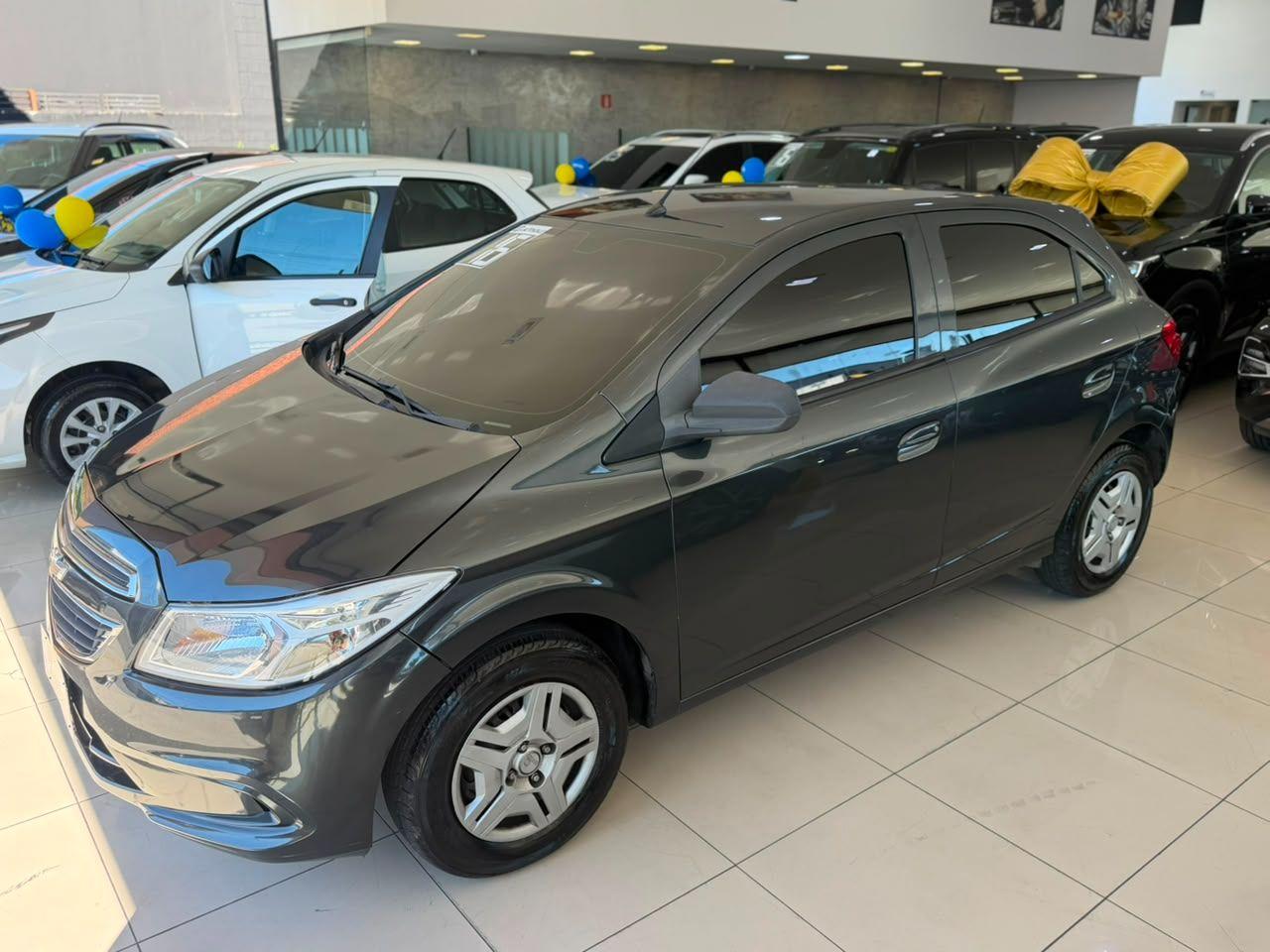 CHEVROLET Onix Hatch - Foto
