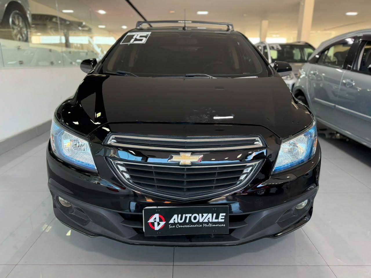 CHEVROLET Onix Hatch - Foto