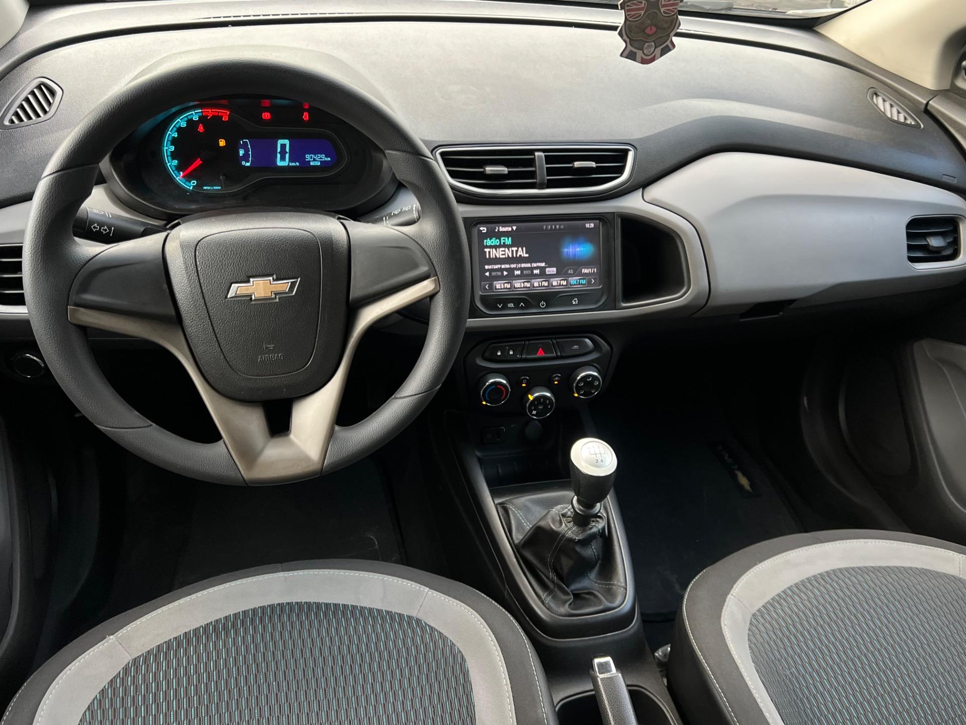 CHEVROLET Onix Hatch - Foto