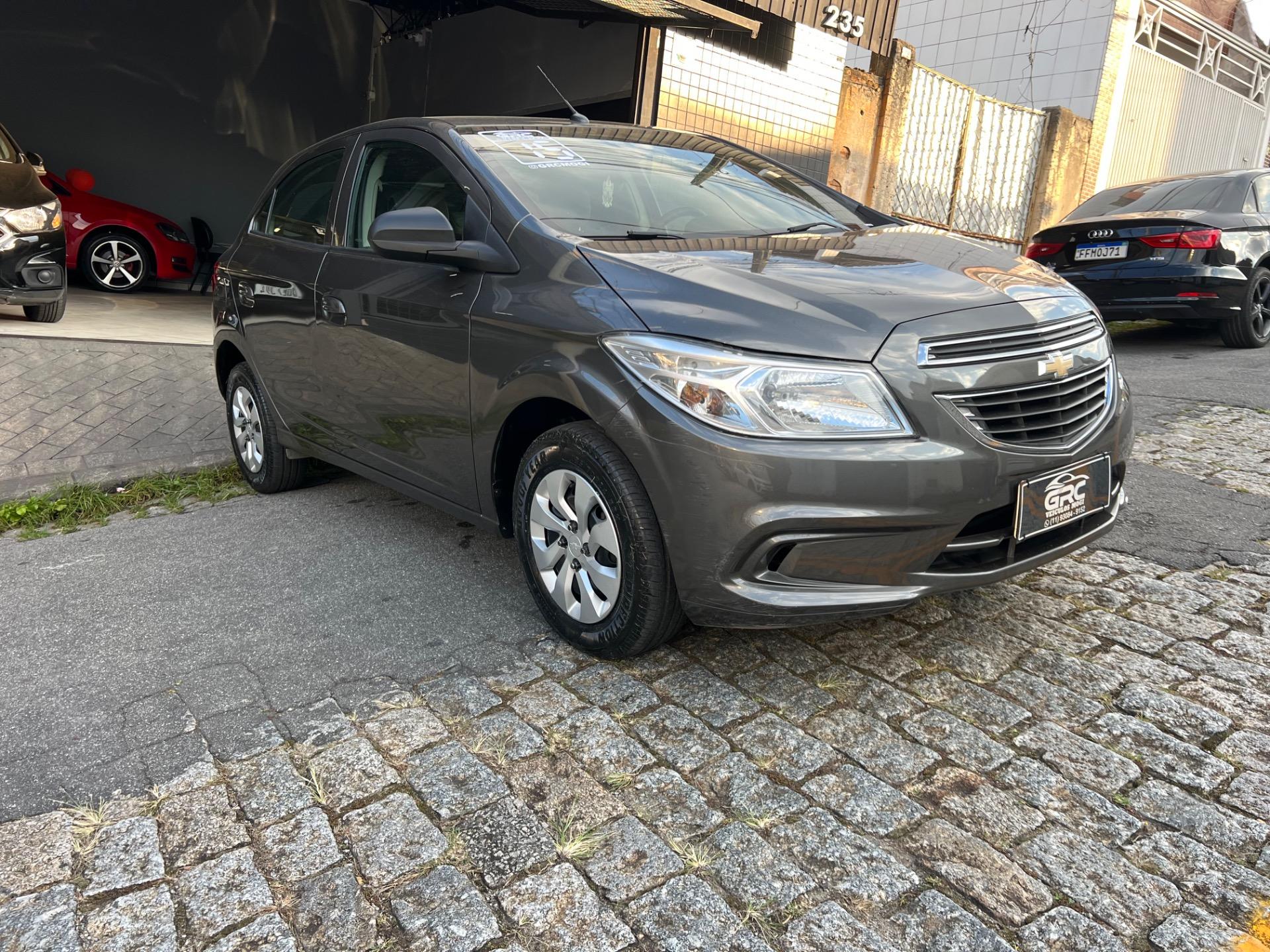 CHEVROLET Onix Hatch - Foto