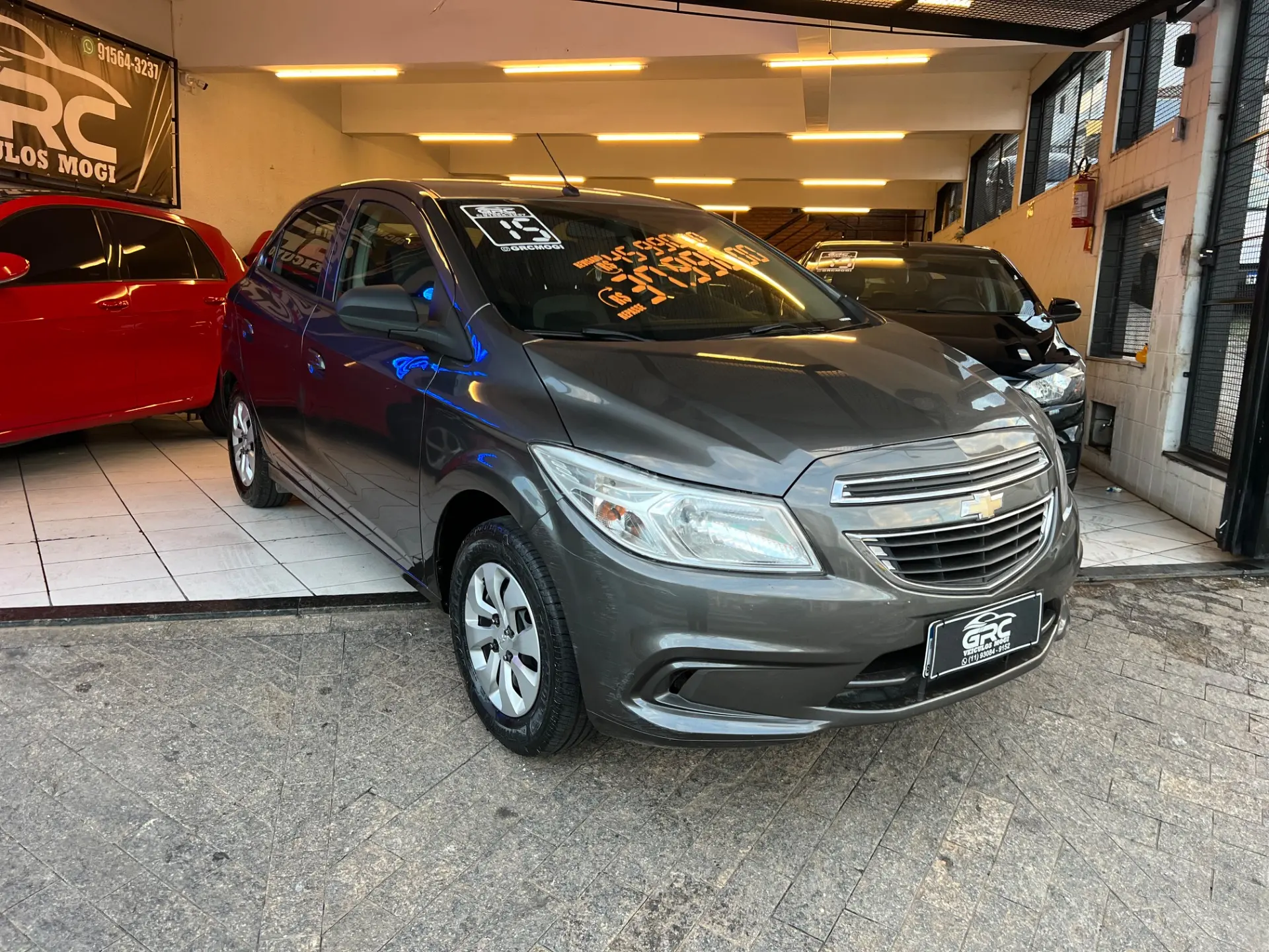 CHEVROLET Onix Hatch - Foto