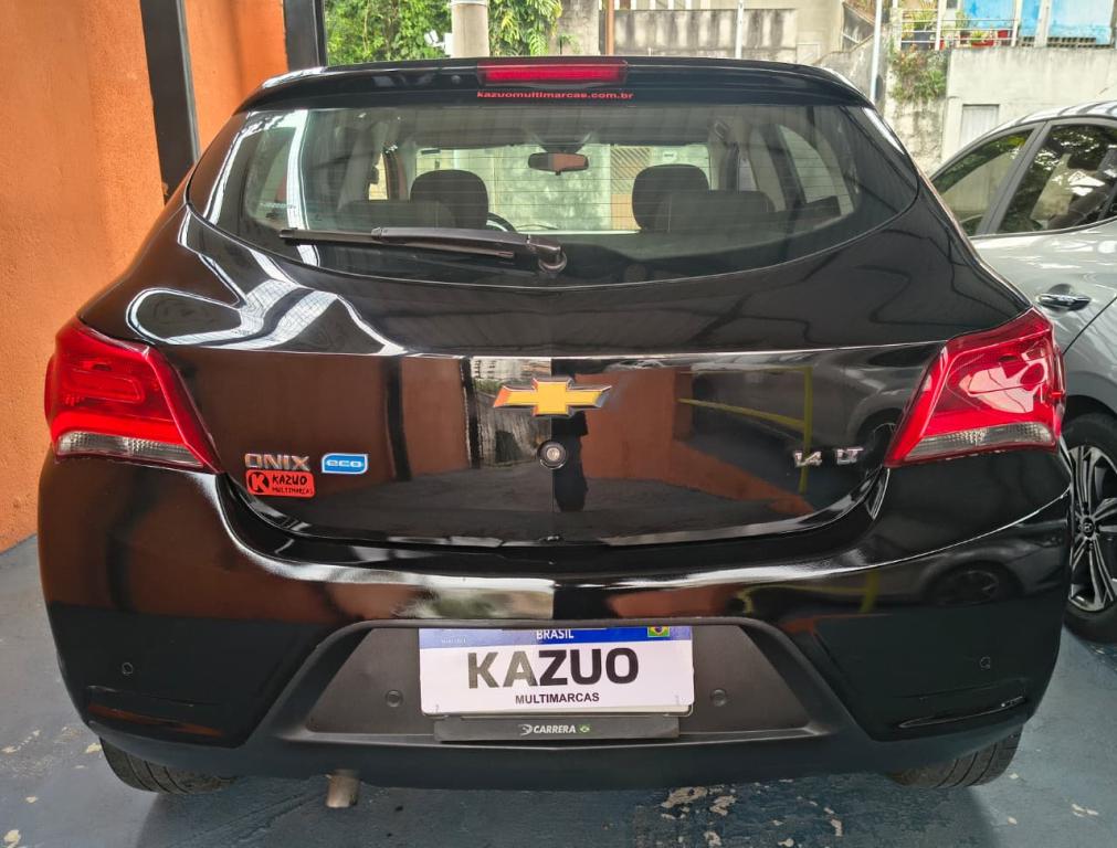CHEVROLET Onix Hatch - Foto