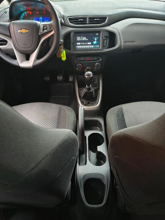 CHEVROLET Onix Hatch - Foto