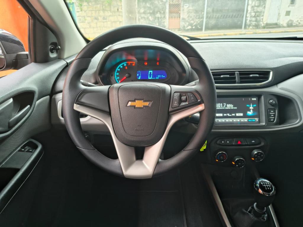 CHEVROLET Onix Hatch - Foto