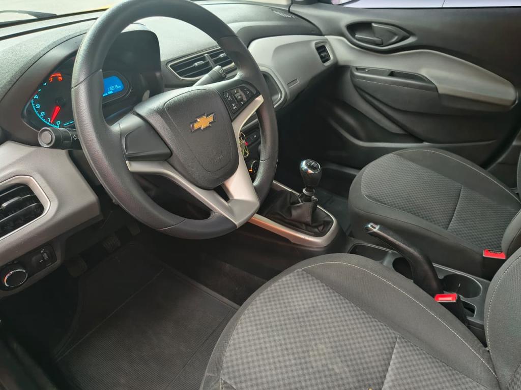 CHEVROLET Onix Hatch - Foto
