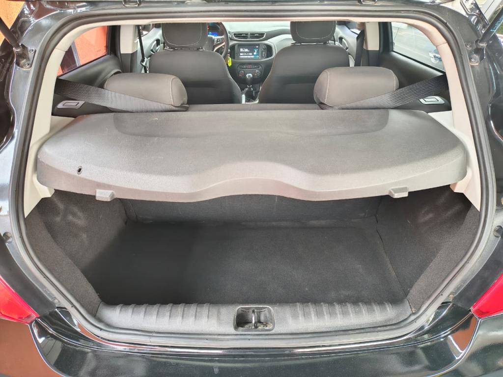 CHEVROLET Onix Hatch - Foto