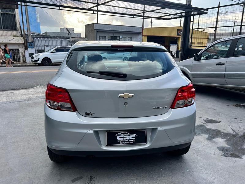 CHEVROLET Onix Hatch - Foto