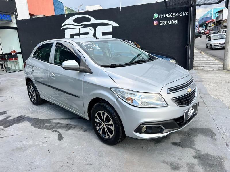CHEVROLET Onix Hatch - Foto