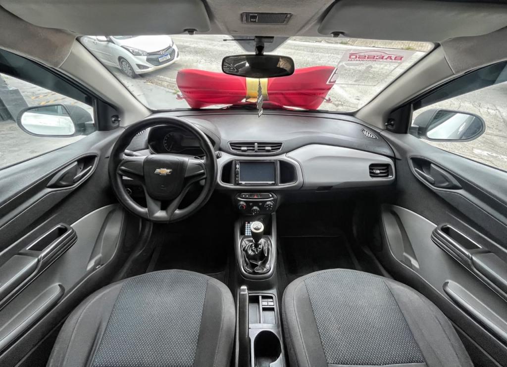 CHEVROLET Onix Hatch - Foto