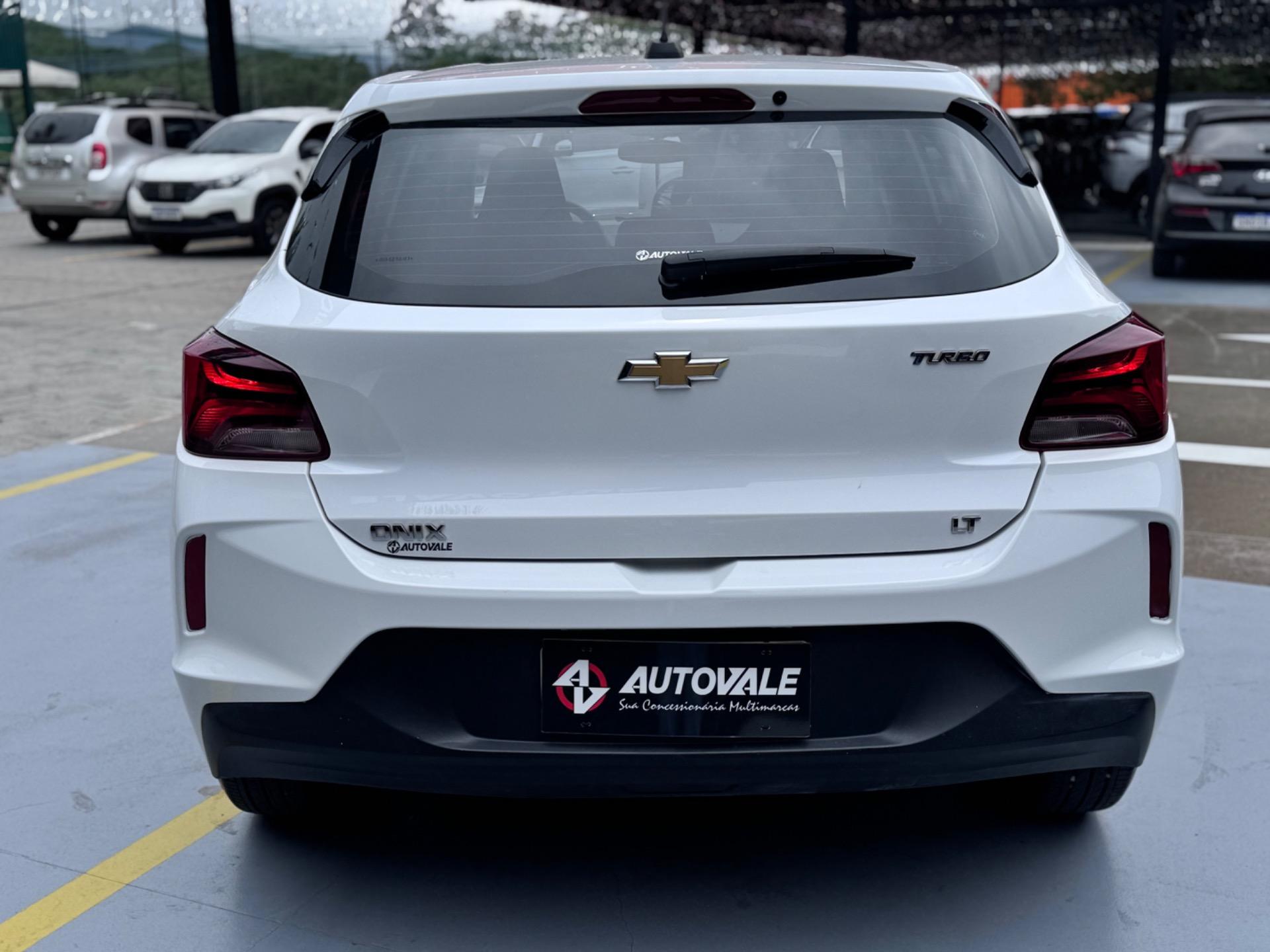 CHEVROLET Onix Hatch - Foto