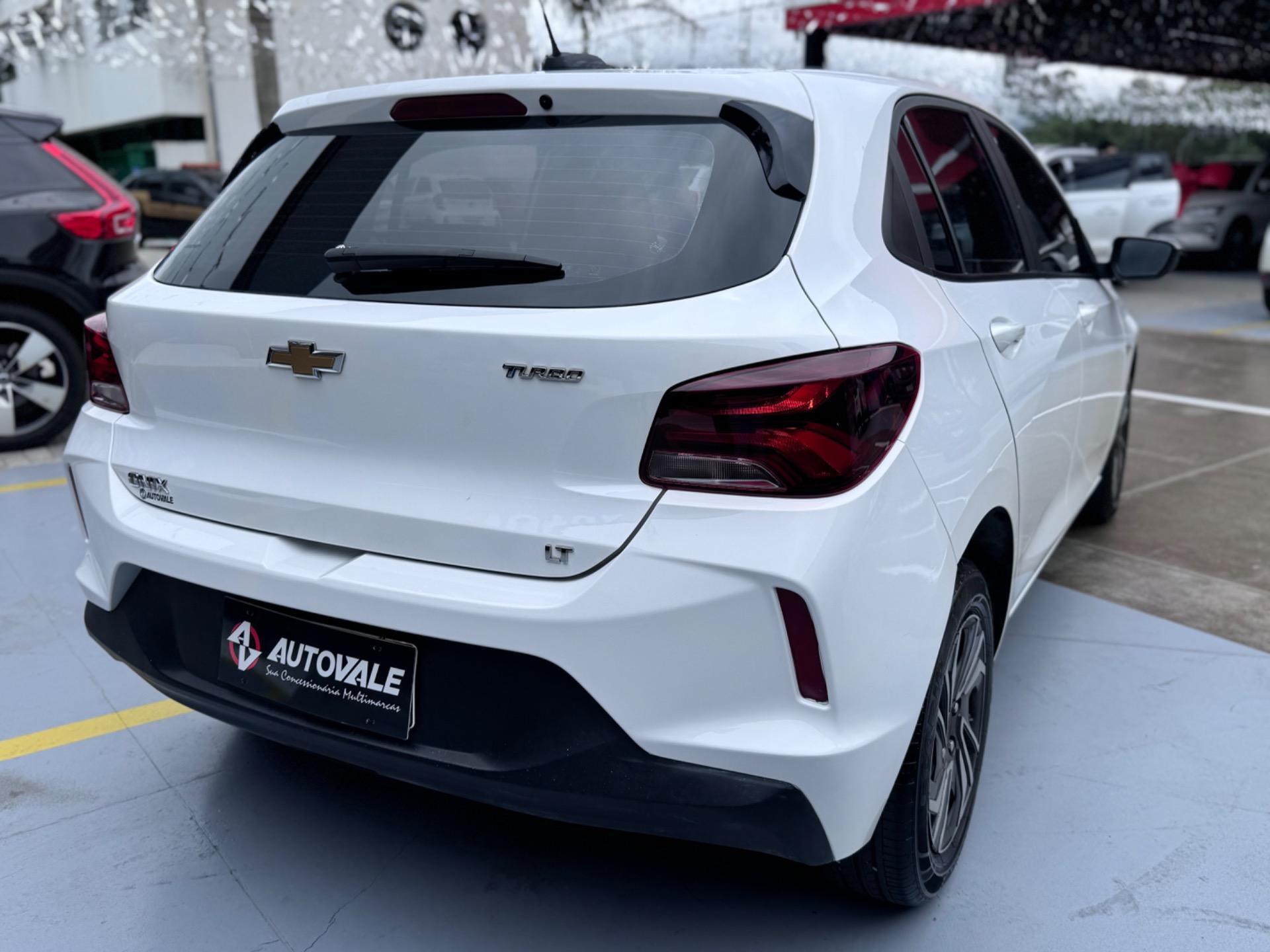 CHEVROLET Onix Hatch - Foto