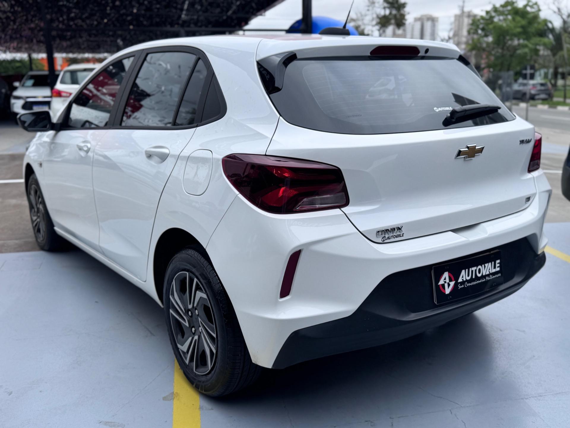 CHEVROLET Onix Hatch - Foto