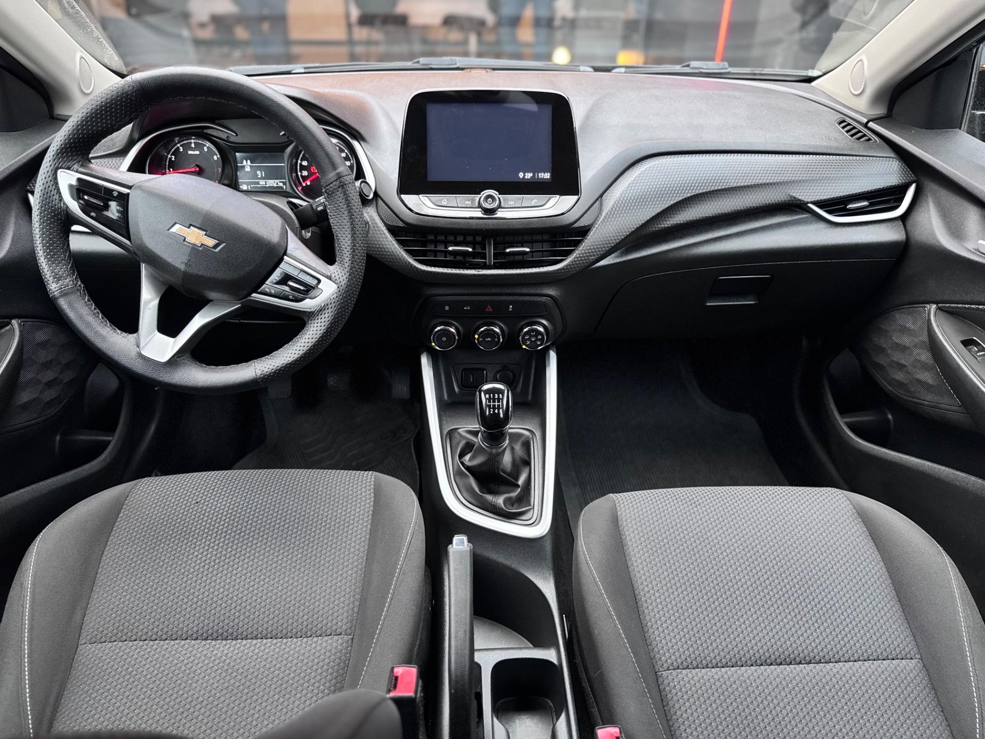 CHEVROLET Onix Hatch - Foto