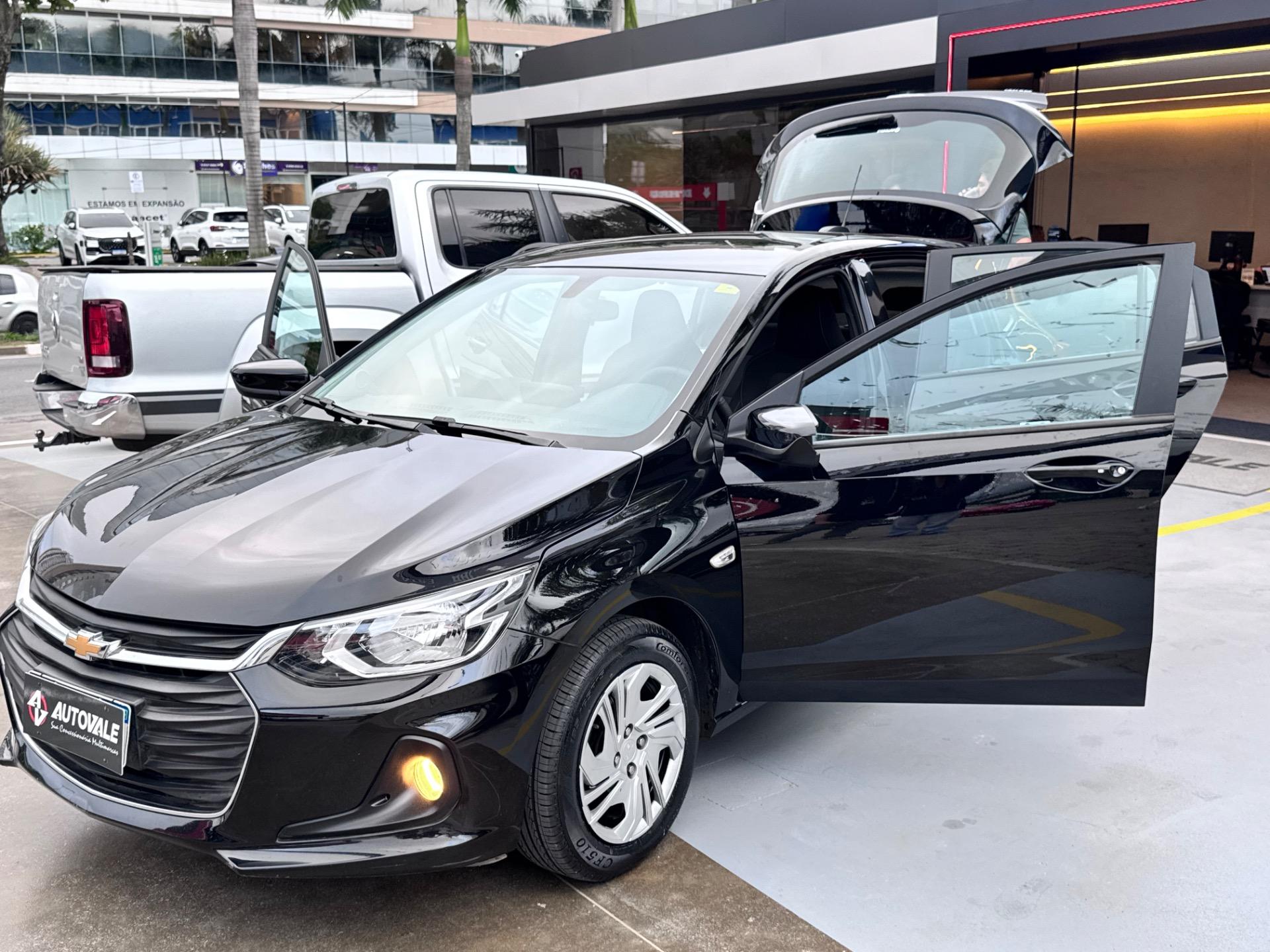 CHEVROLET Onix Hatch - Foto