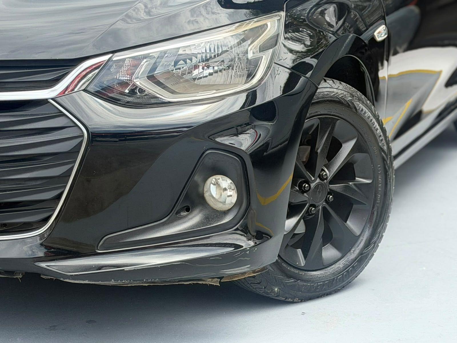 CHEVROLET Onix Hatch - Foto
