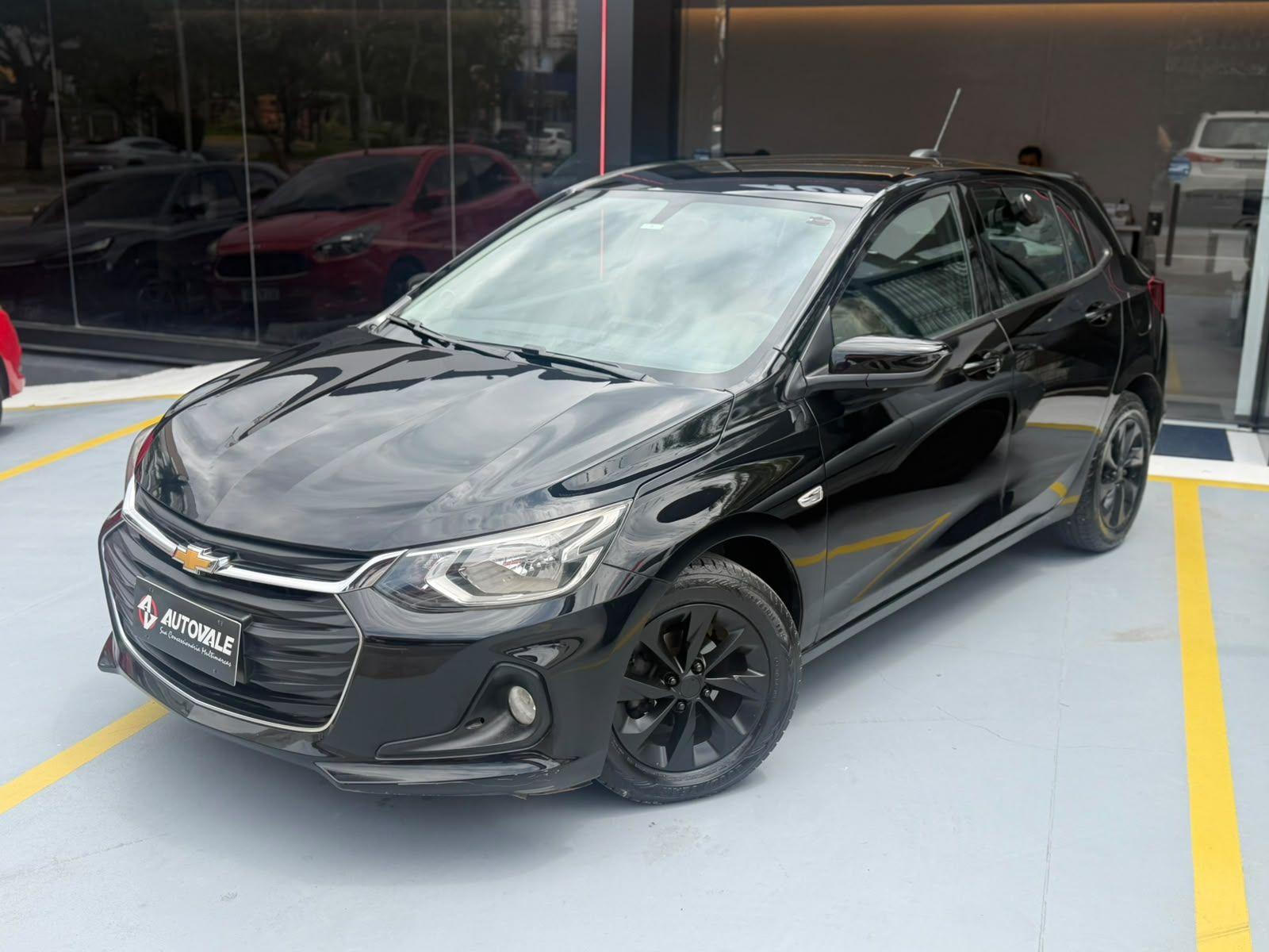 CHEVROLET Onix Hatch - Foto