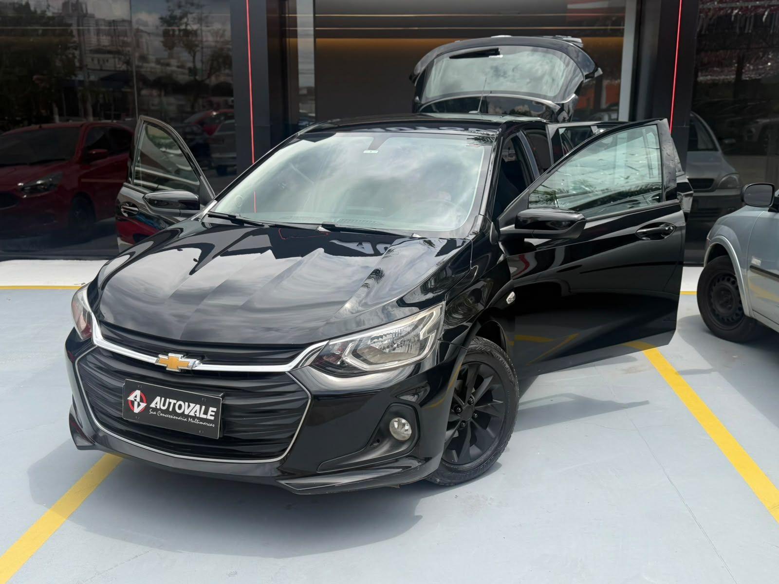 CHEVROLET Onix Hatch - Foto