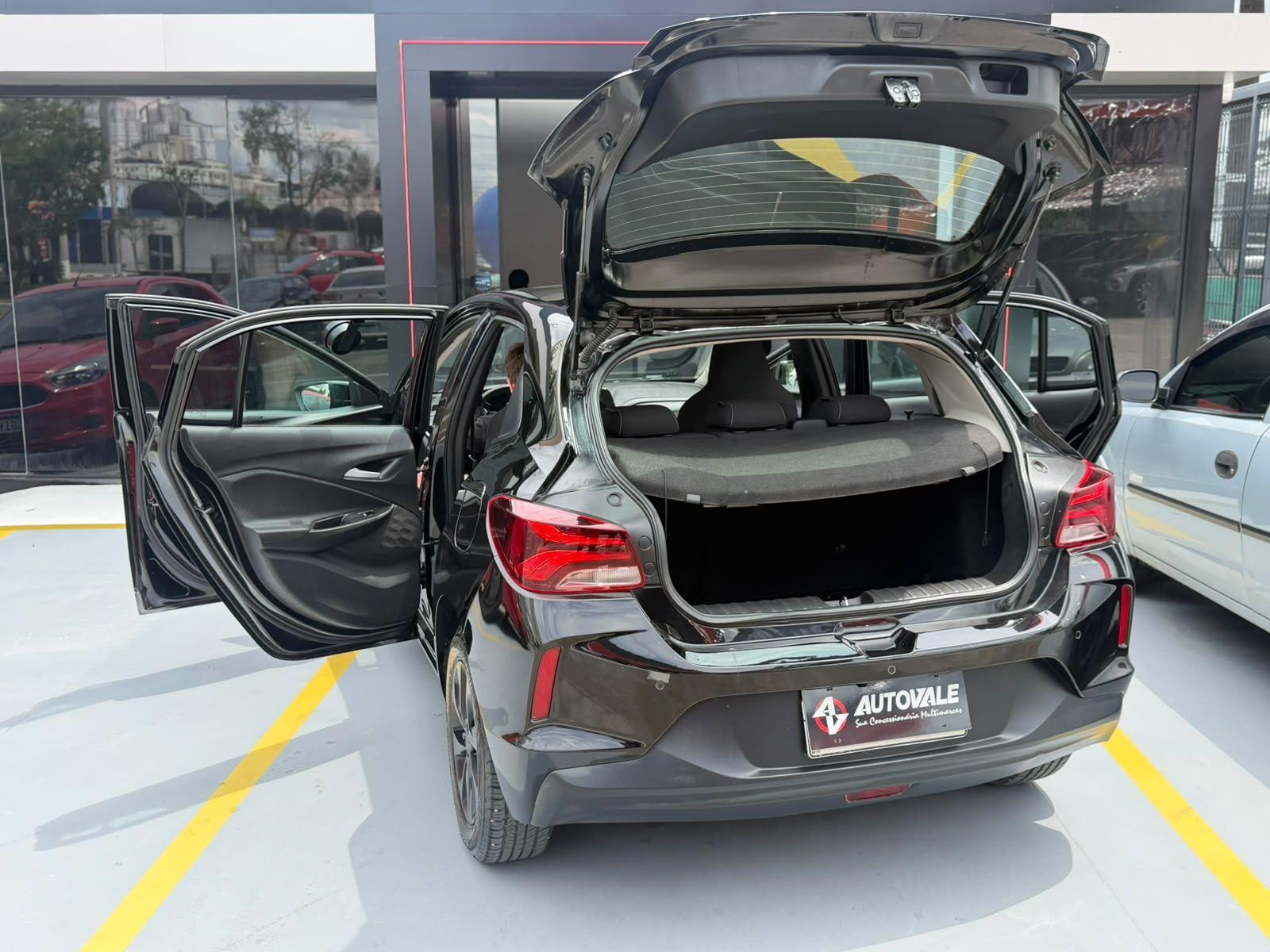 CHEVROLET Onix Hatch - Foto