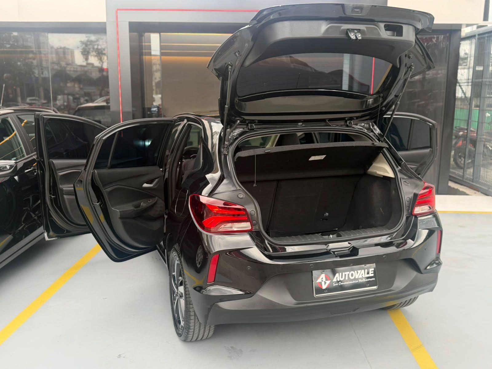 CHEVROLET Onix Hatch - Foto