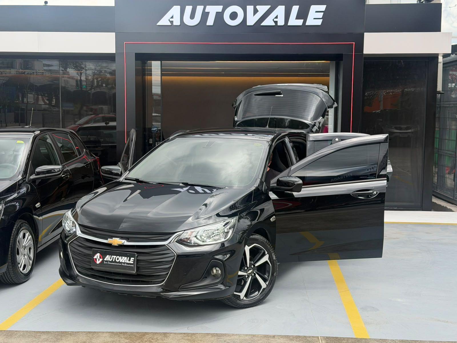 CHEVROLET Onix Hatch - Foto
