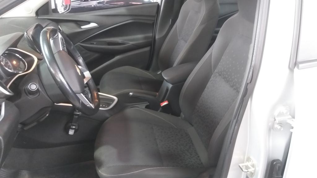 CHEVROLET Onix Sedan - Foto
