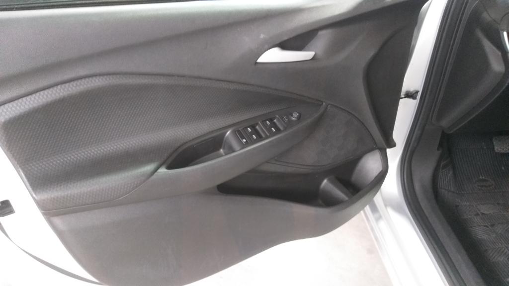 CHEVROLET Onix Sedan - Foto