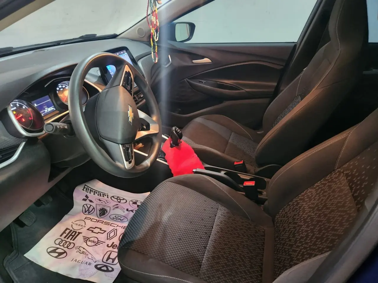 CHEVROLET Onix Sedan - Foto