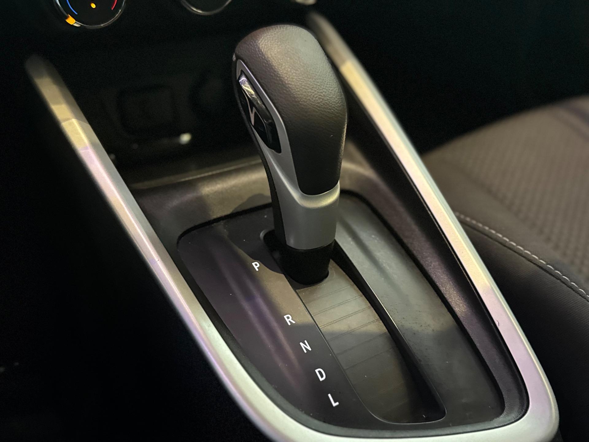 CHEVROLET Onix Sedan - Foto