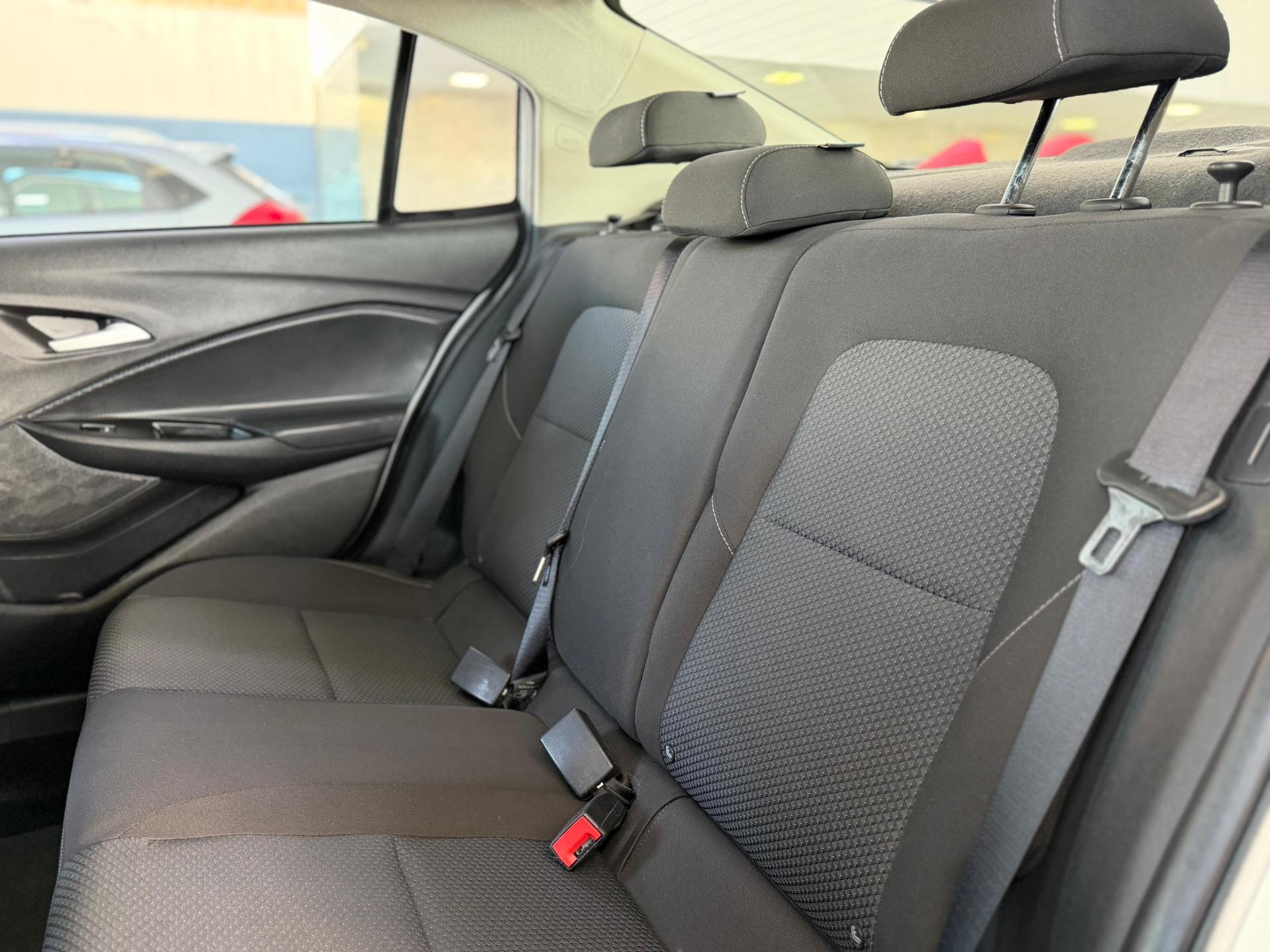 CHEVROLET Onix Sedan - Foto