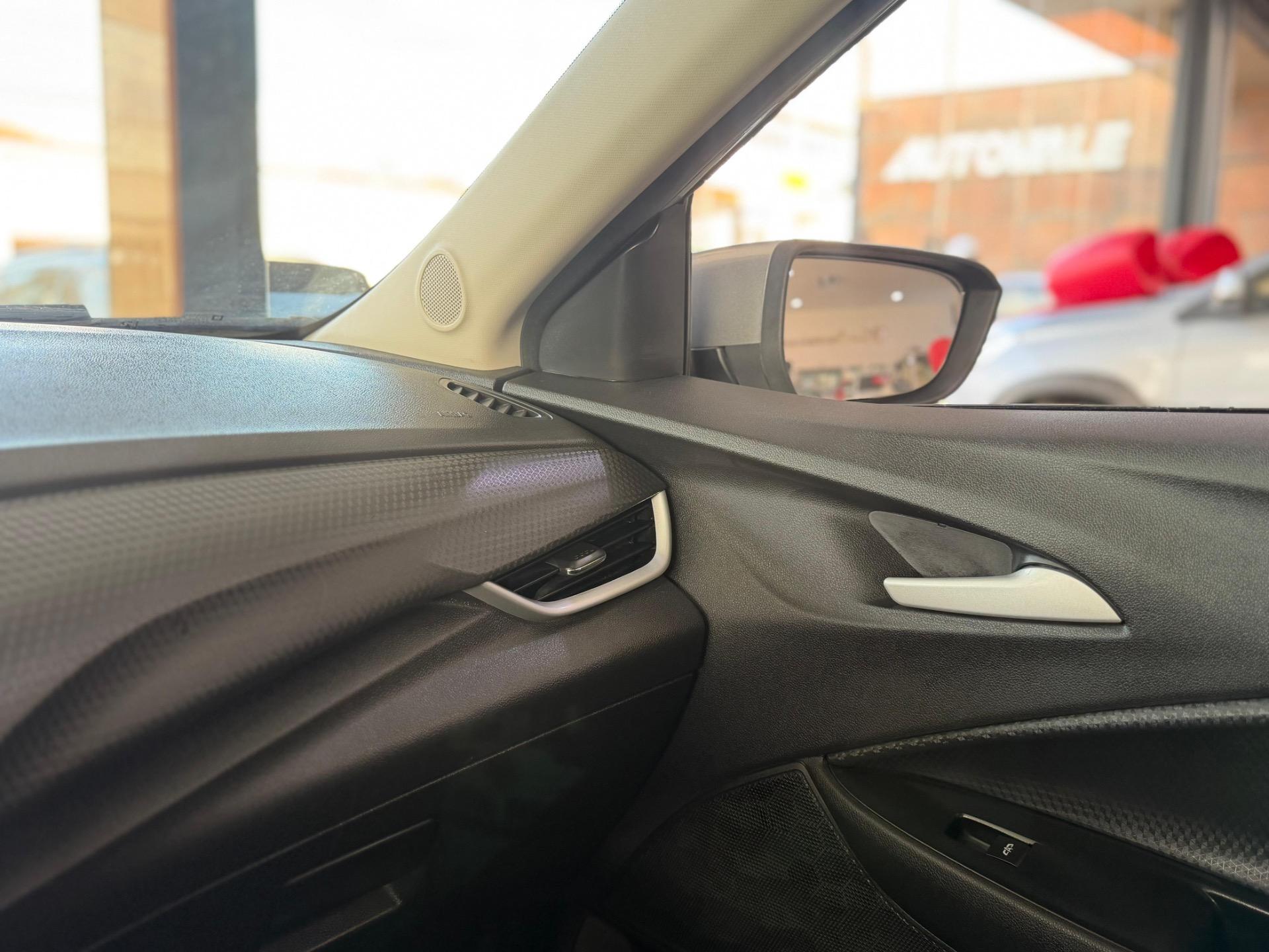 CHEVROLET Onix Sedan - Foto