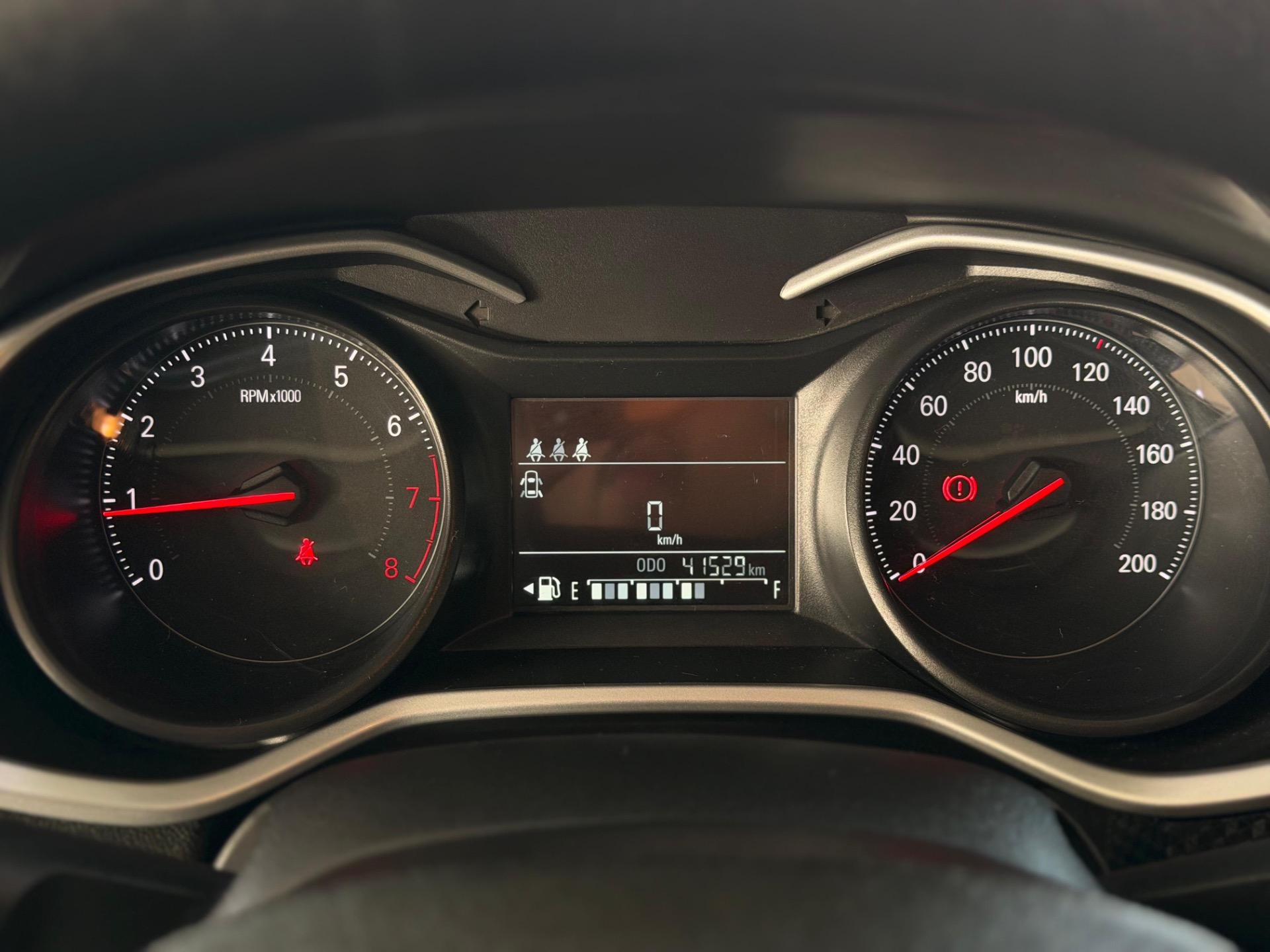 CHEVROLET Onix Sedan - Foto