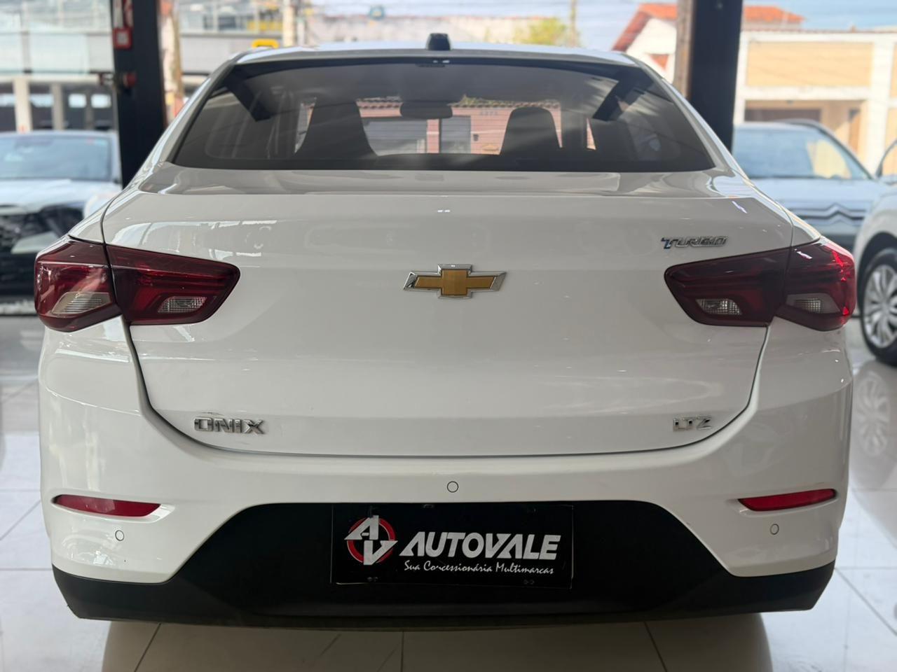 CHEVROLET Onix Sedan - Foto