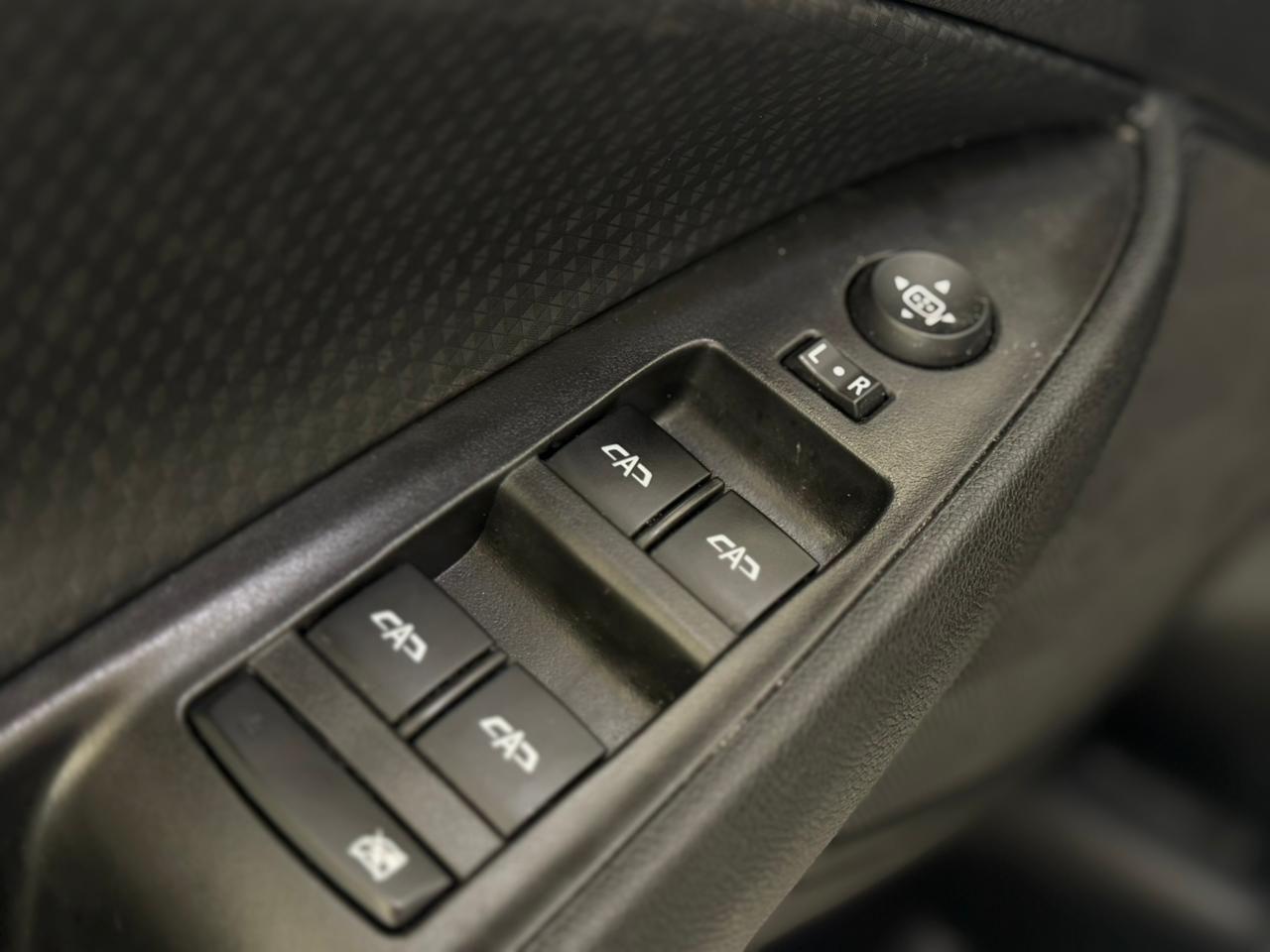 CHEVROLET Onix Sedan - Foto