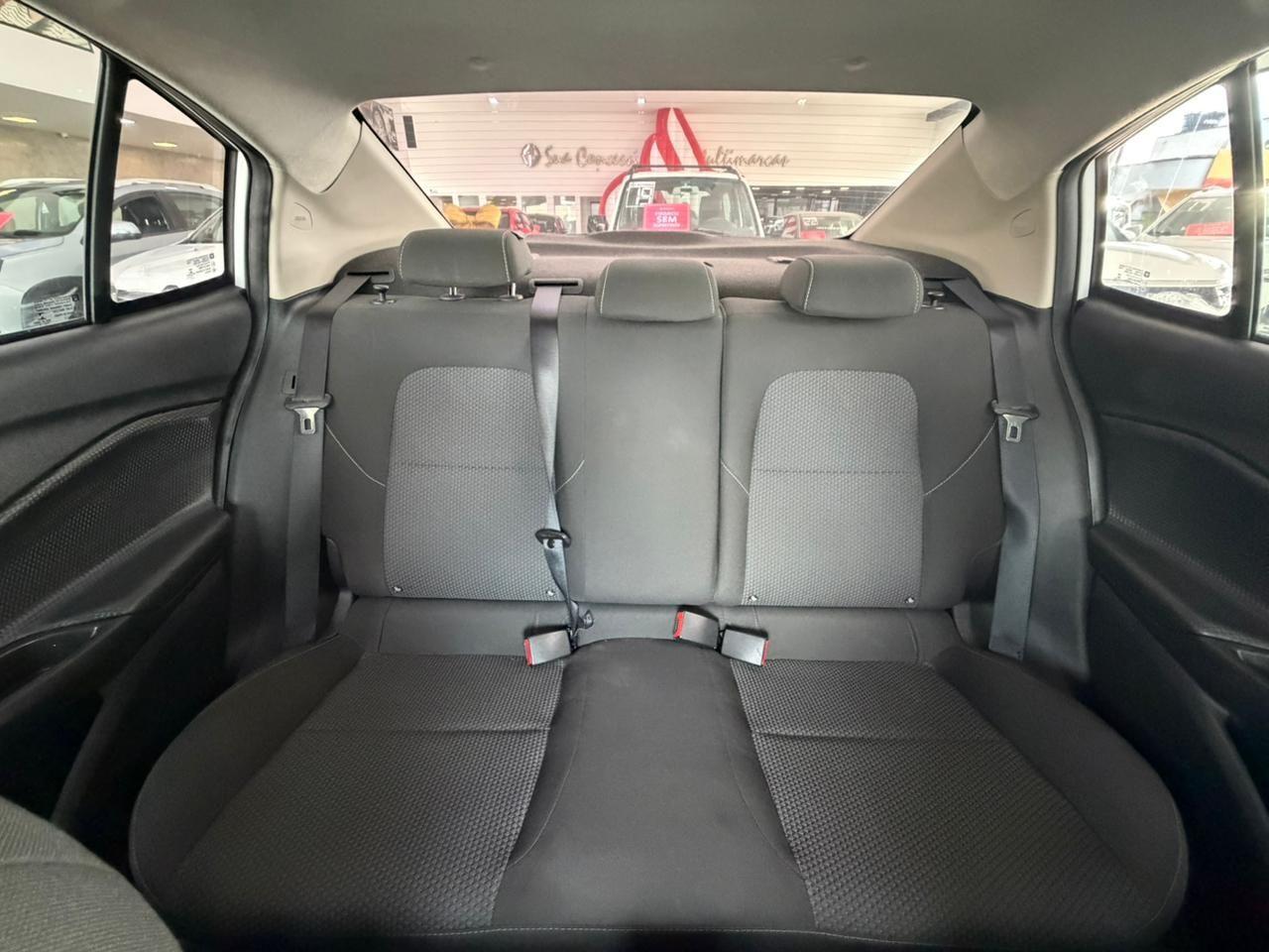 CHEVROLET Onix Sedan - Foto