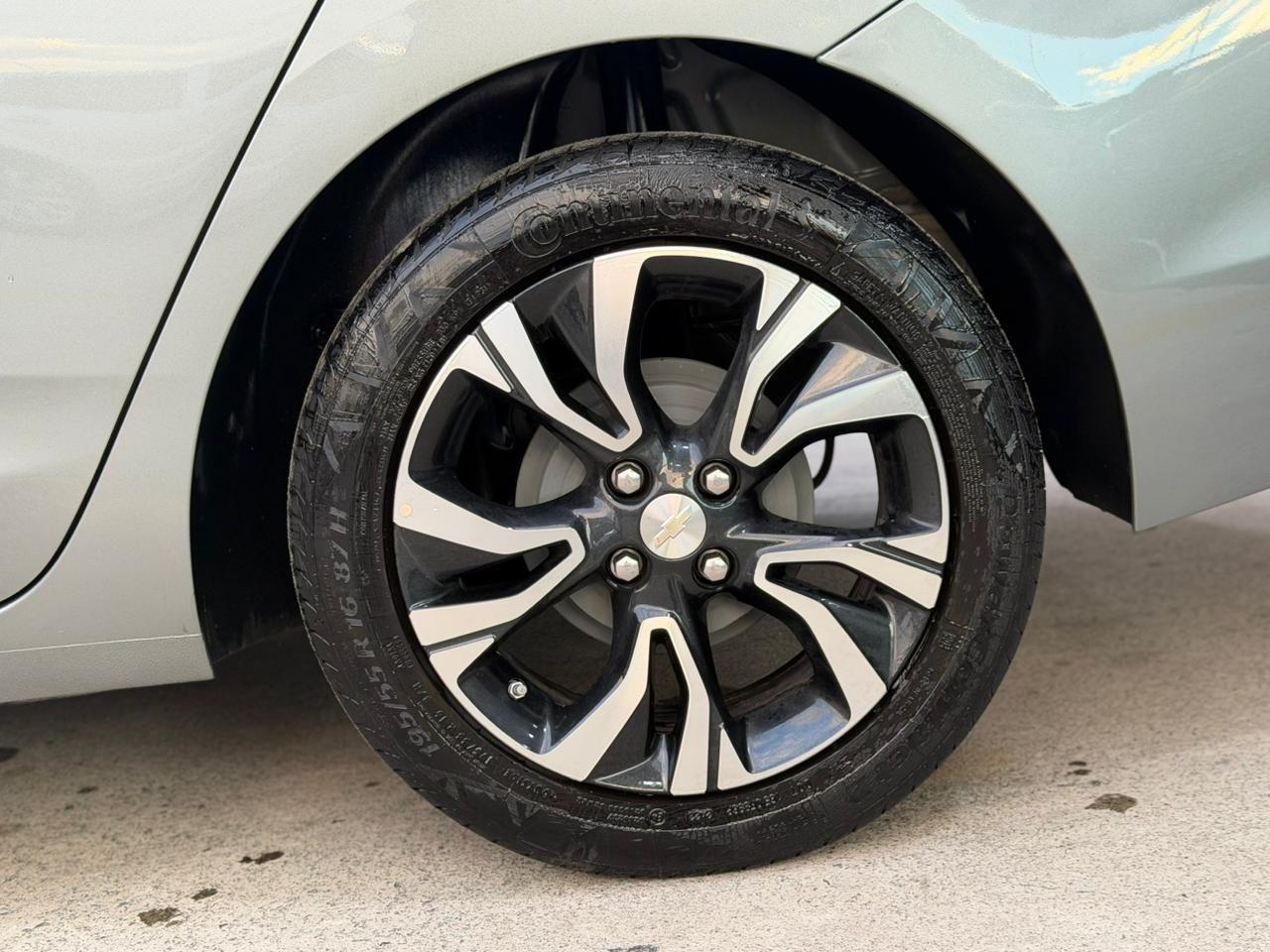 CHEVROLET Onix Sedan - Foto