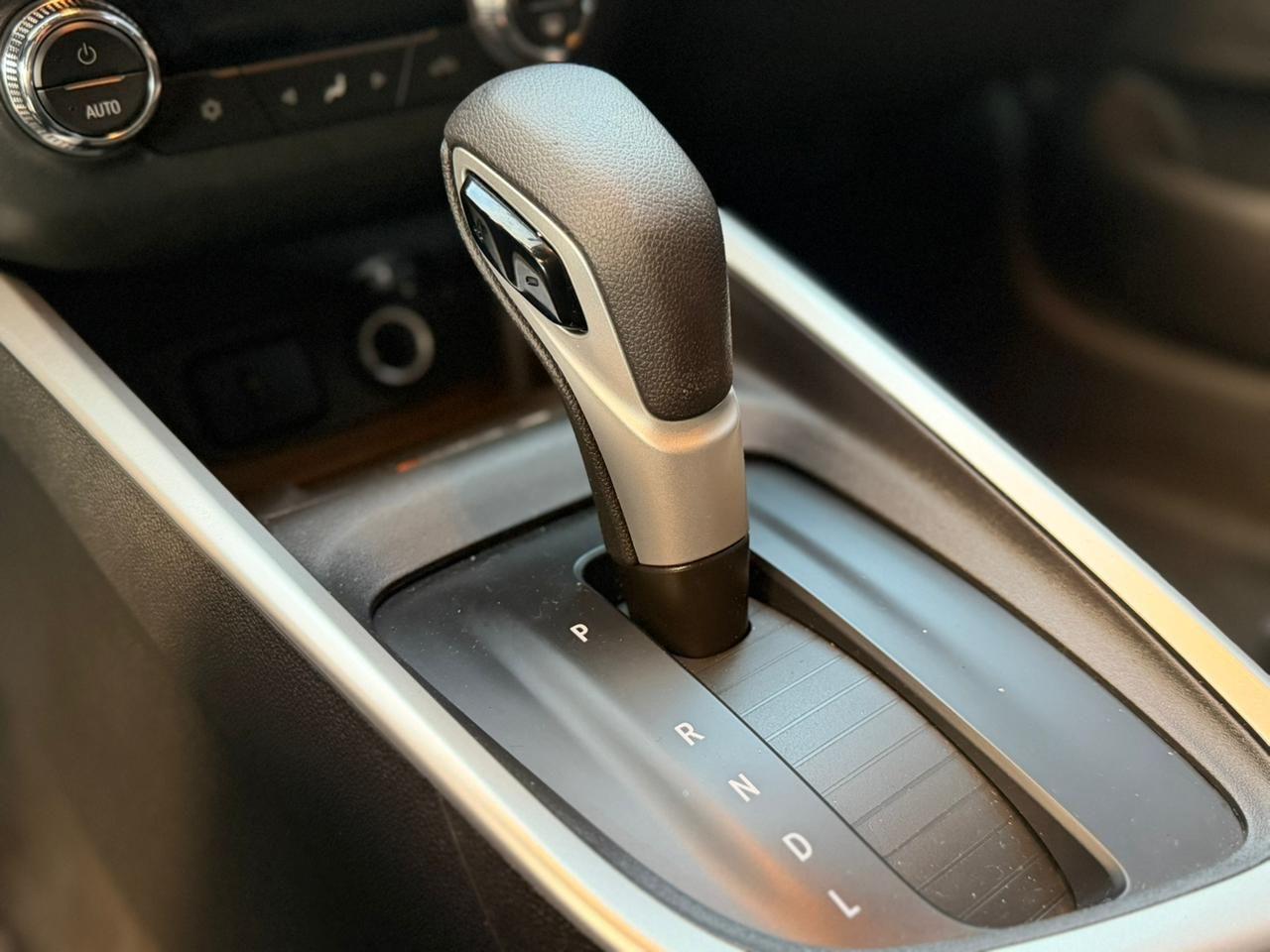 CHEVROLET Onix Sedan - Foto