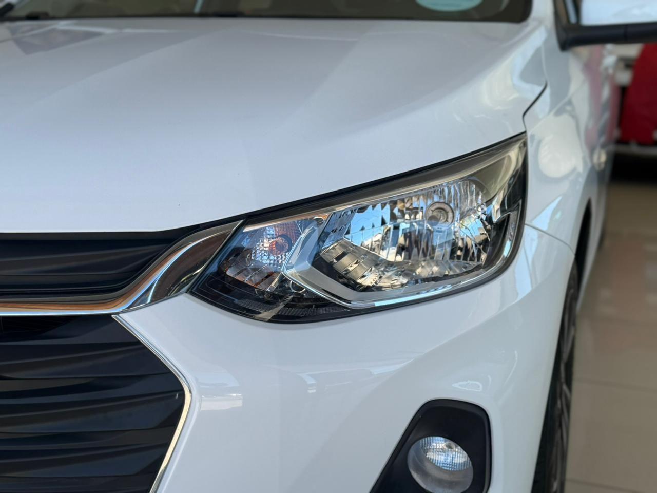 CHEVROLET Onix Sedan - Foto