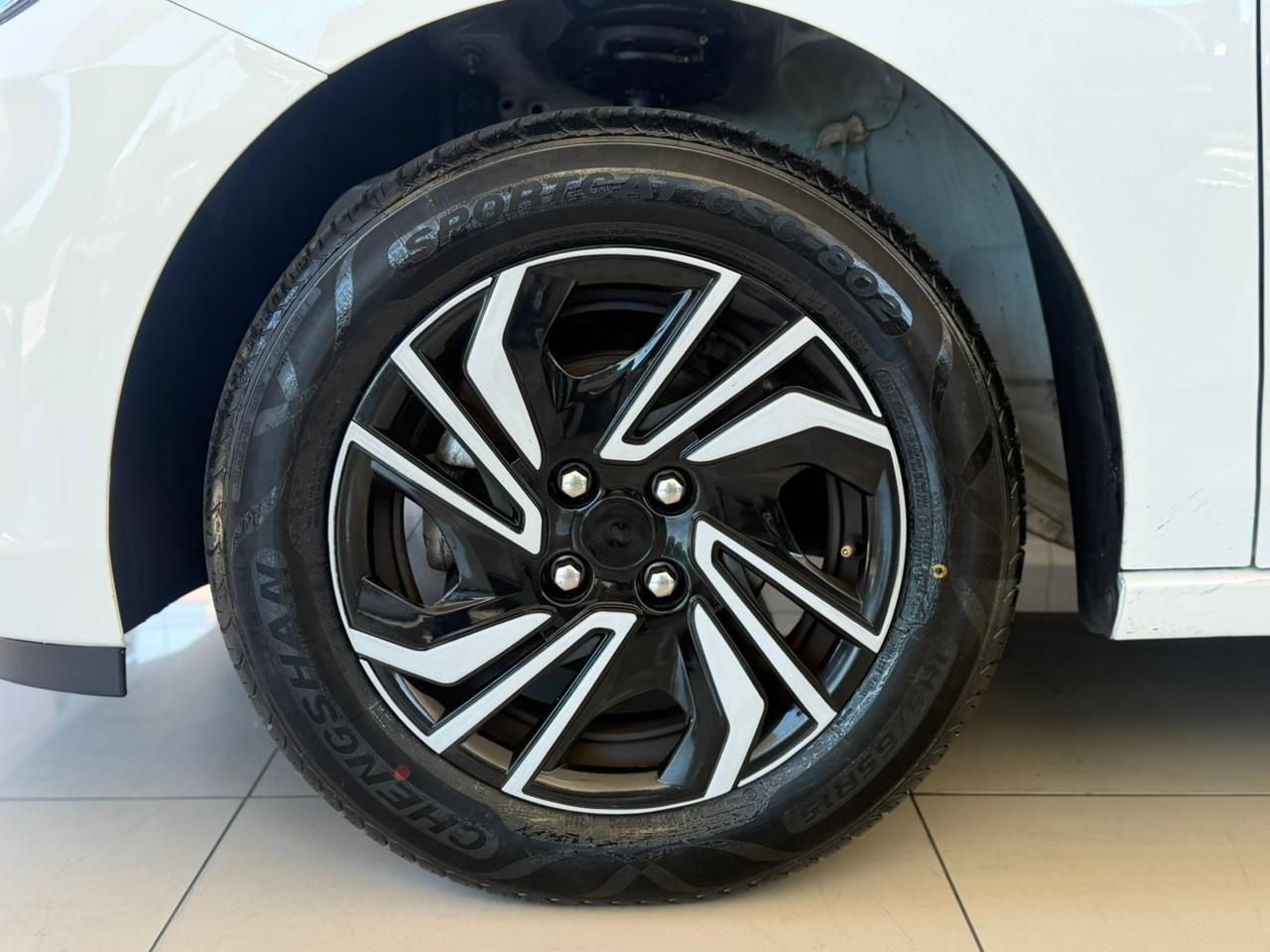 CHEVROLET Onix Sedan - Foto