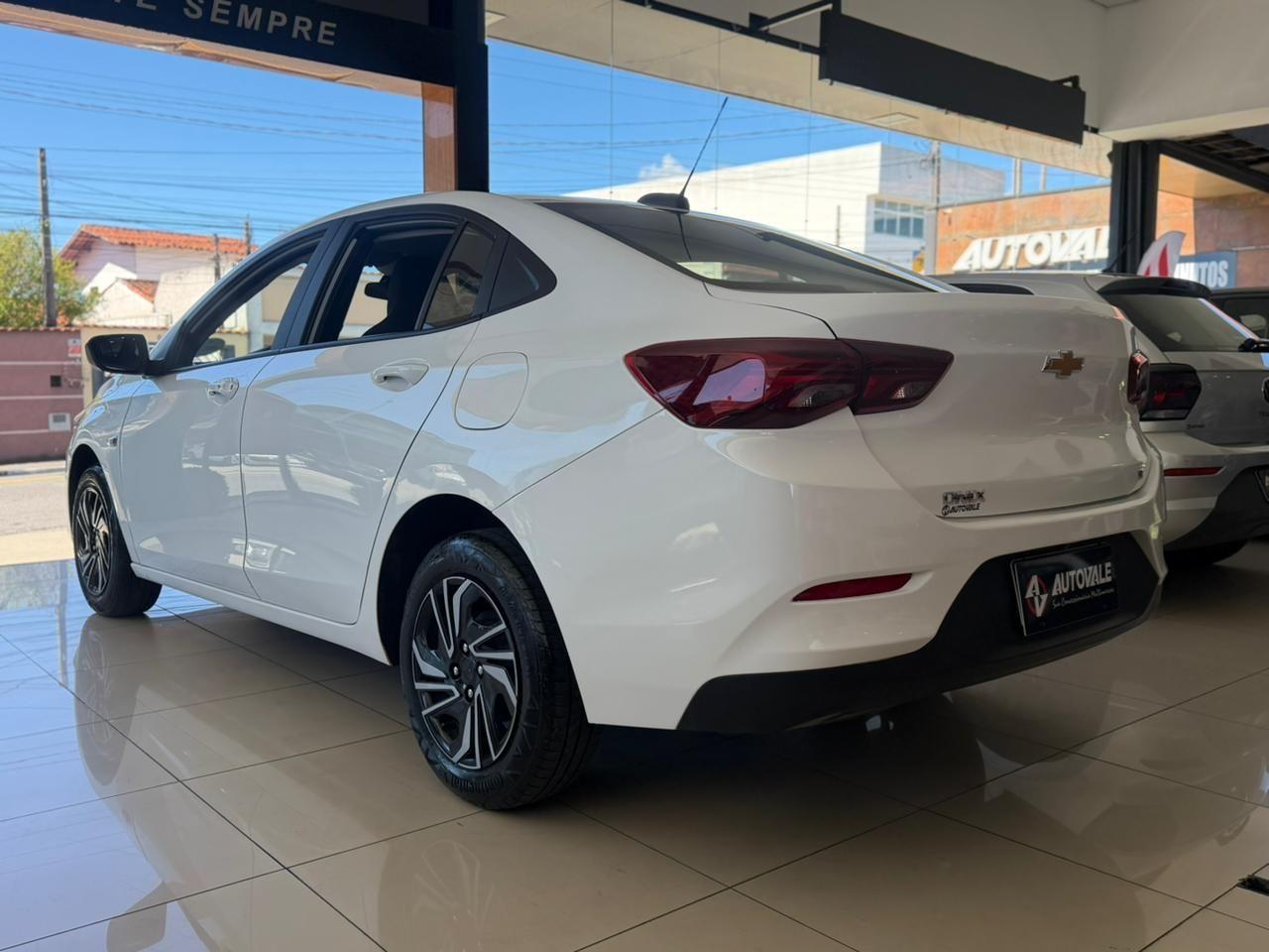 CHEVROLET Onix Sedan - Foto