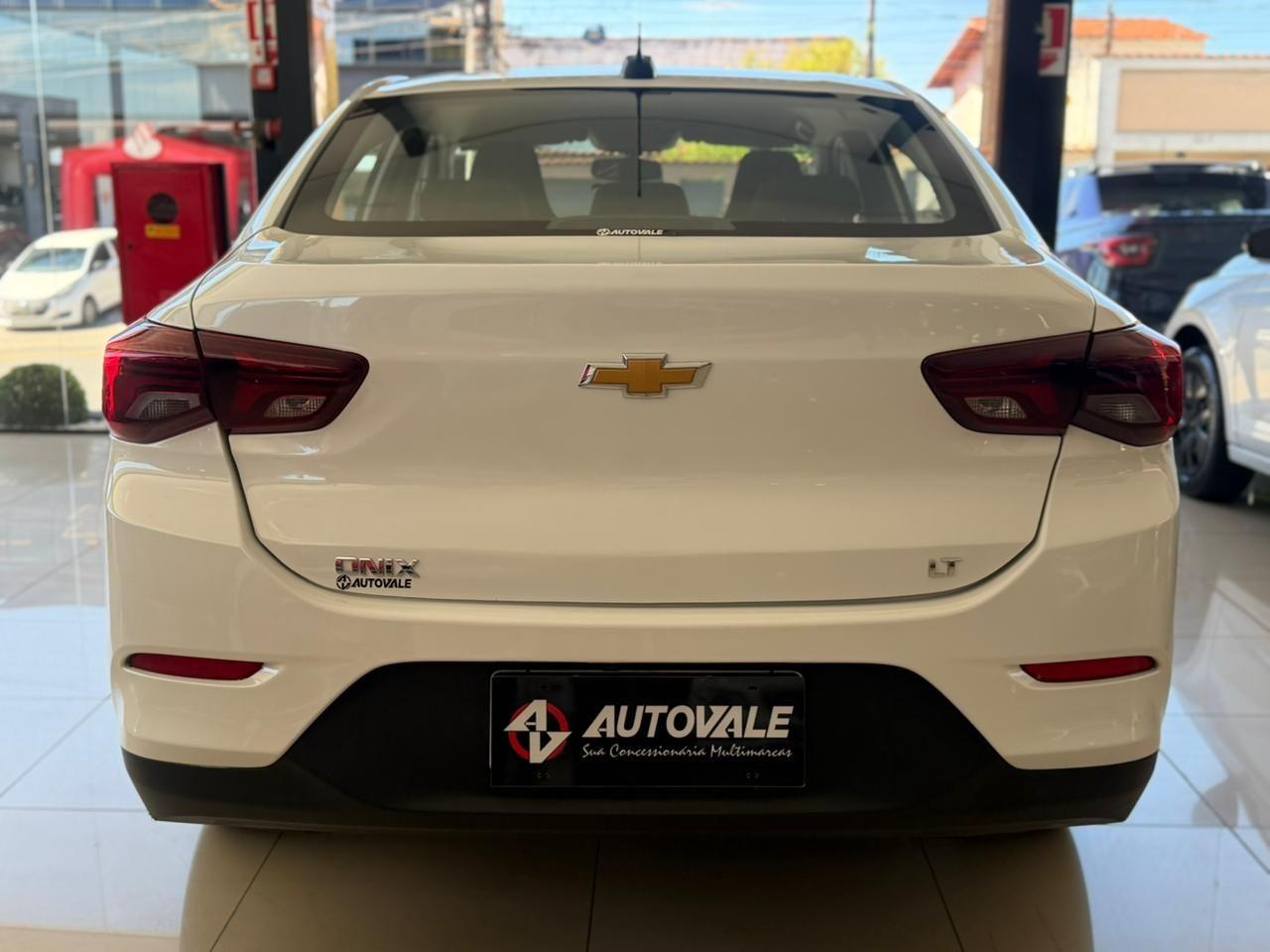 CHEVROLET Onix Sedan - Foto