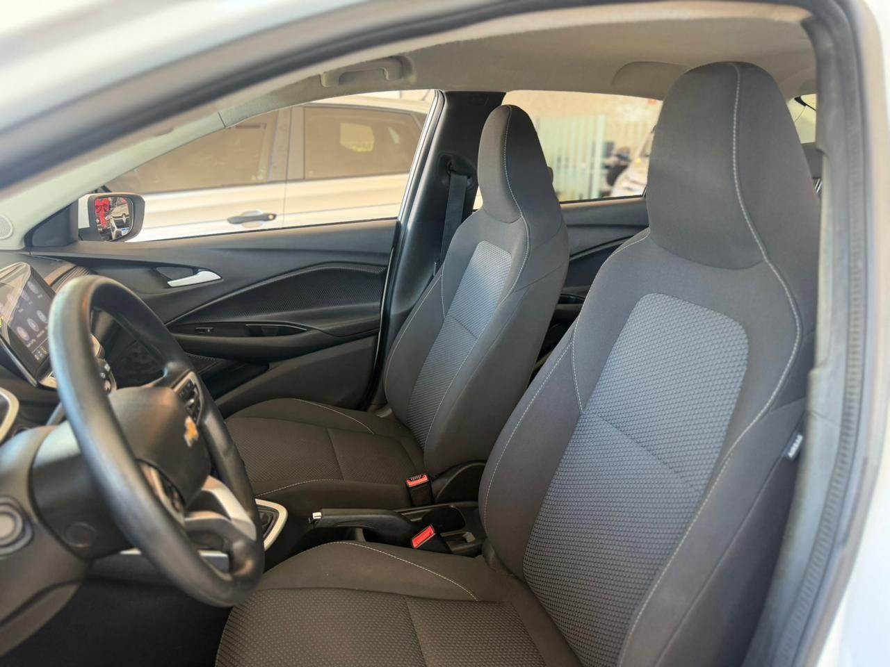 CHEVROLET Onix Sedan - Foto