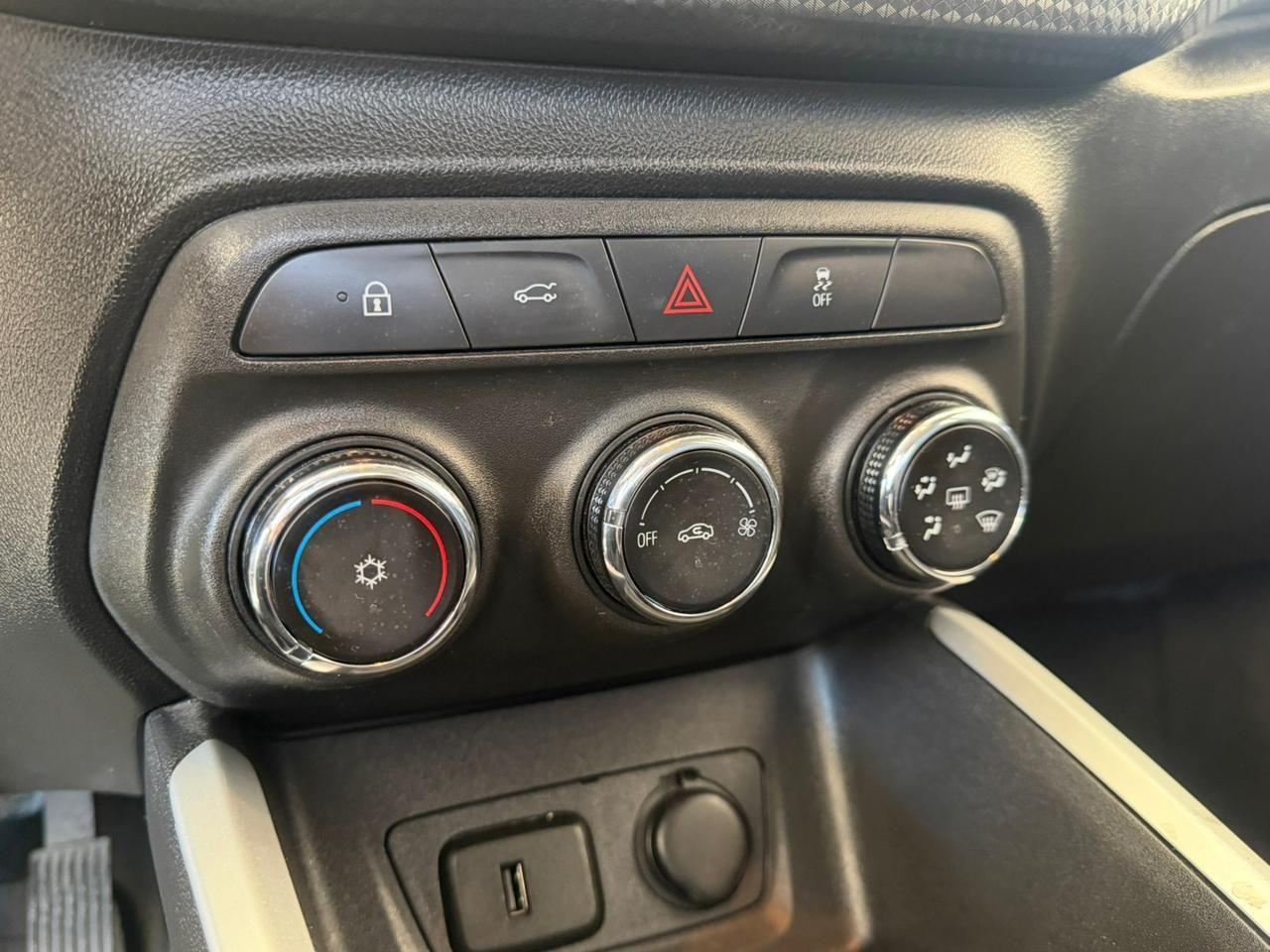 CHEVROLET Onix Sedan - Foto