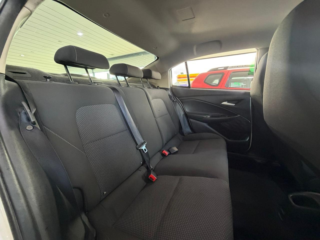 CHEVROLET Onix Sedan - Foto
