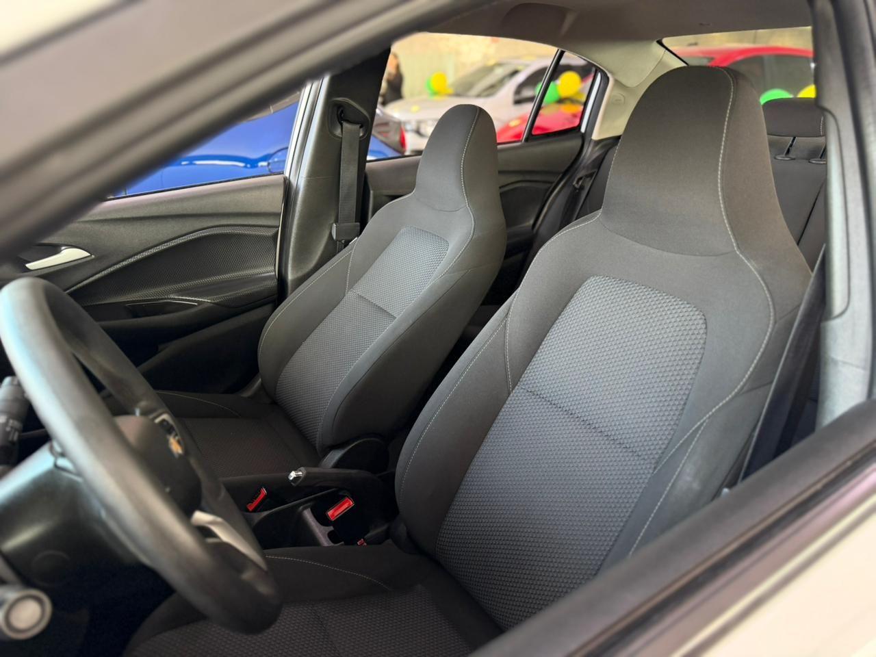 CHEVROLET Onix Sedan - Foto