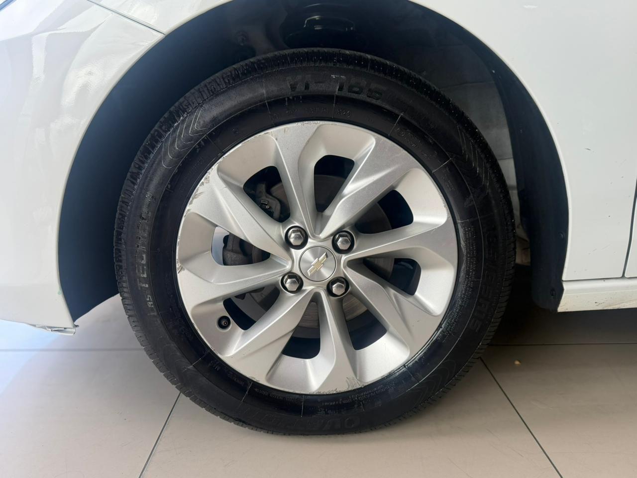 CHEVROLET Onix Sedan - Foto