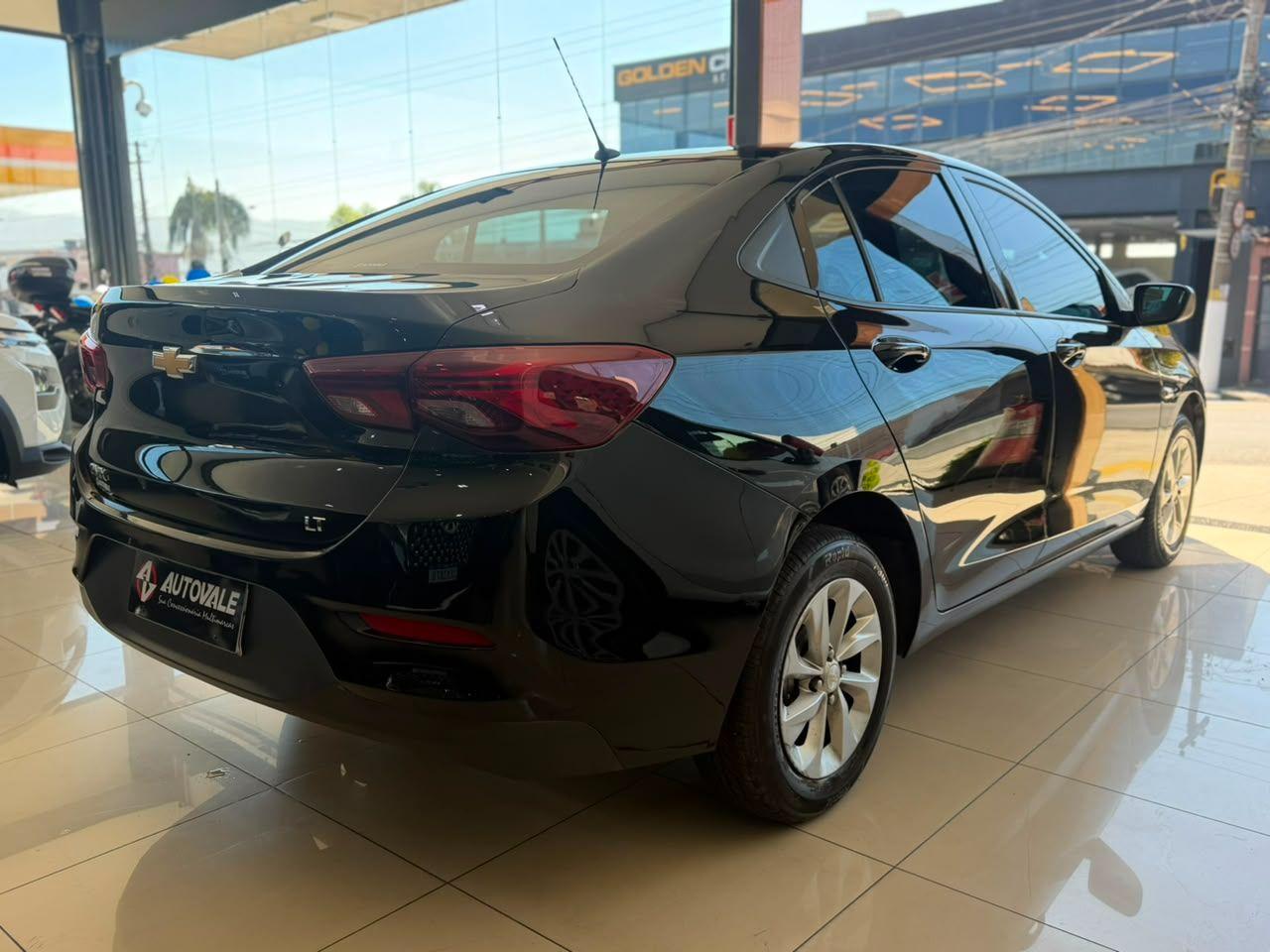 CHEVROLET Onix Sedan - Foto