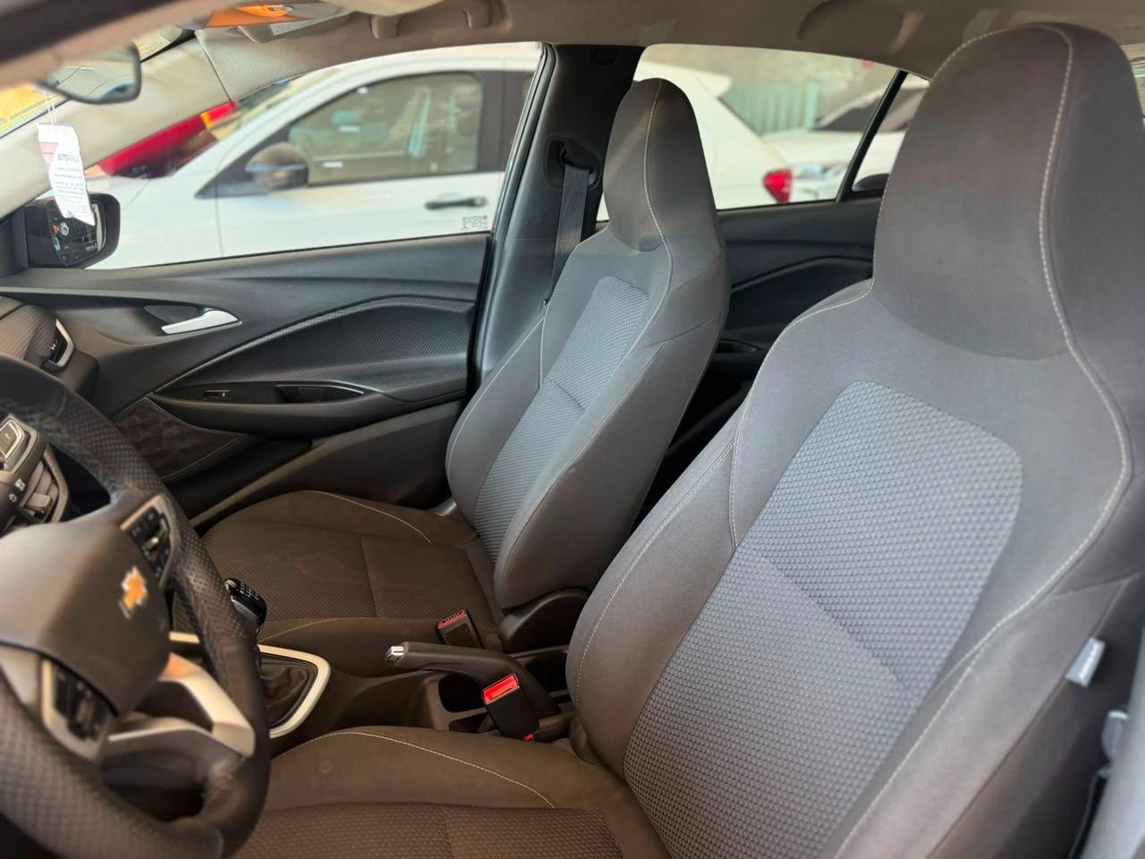 CHEVROLET Onix Sedan - Foto
